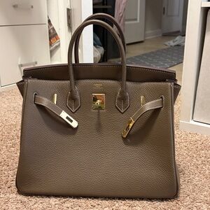 Elegant Brown Leather Handbag